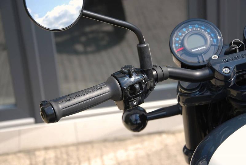 Royal Enfield Shotgun 650 (2026) - fotka 18 z 25