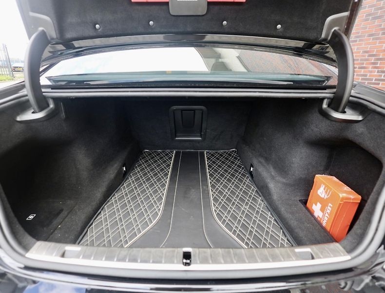 BMW Řada 7 (2019) M760Li xDrive - fotka 47 z 47