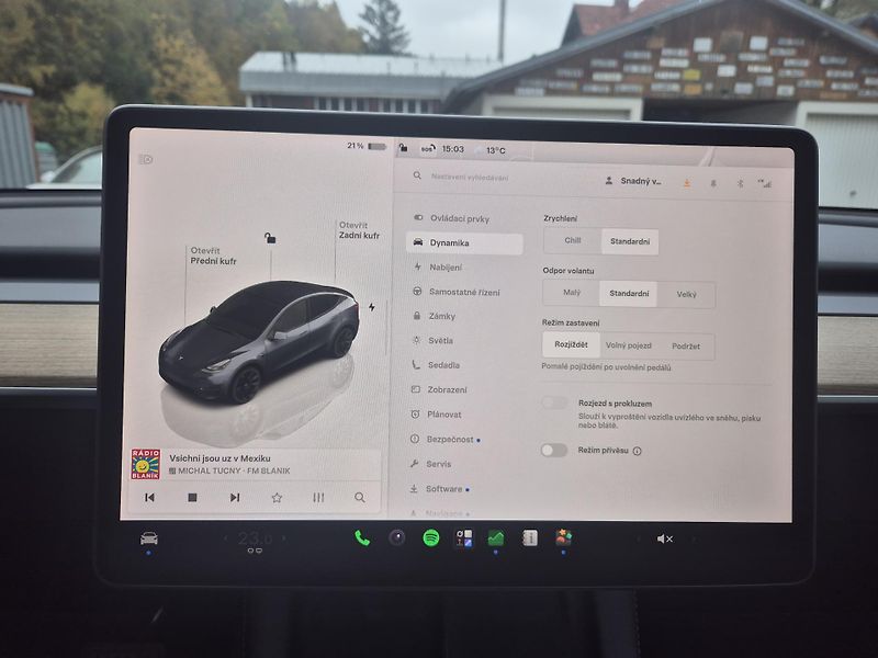 Tesla Model Y RWD 220kw TZ SOH 93,6 % - fotka 20 z 49