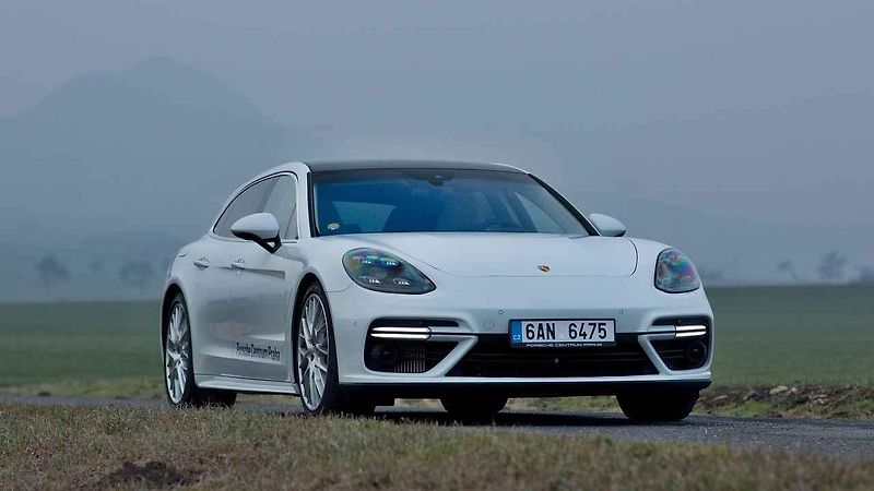 Porsche Panamera Turbo Sport Turismo.