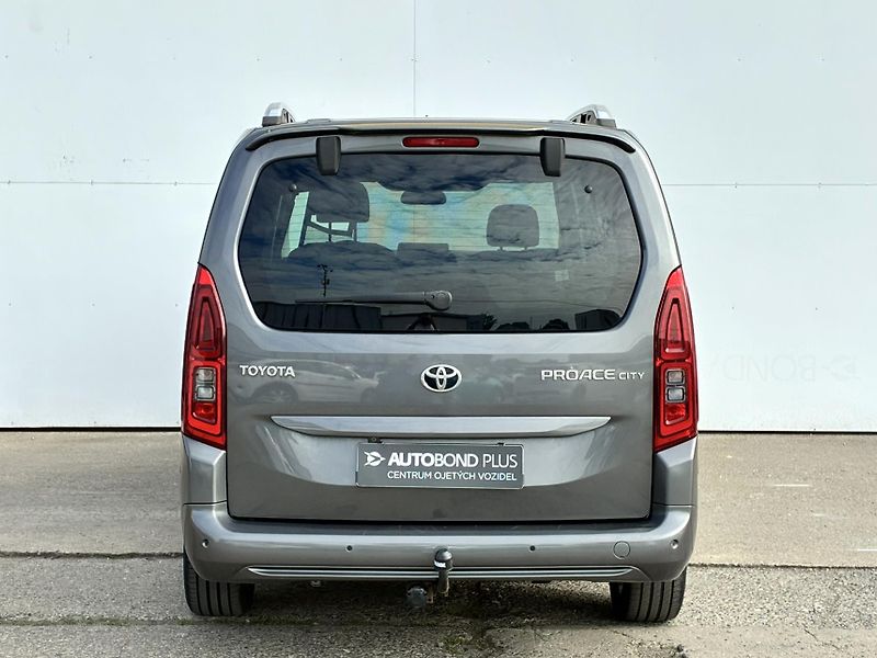Toyota ProAce City 1.2T 130k L2 Family - fotka 9 z 23