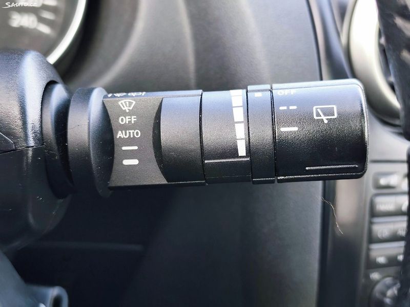 Nissan Qashqai (2012) - fotka 16 z 25