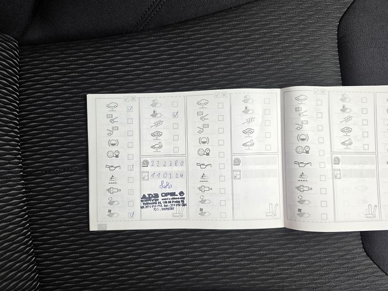 BMW Řada 1 120D Automat  - fotka 18 z 22