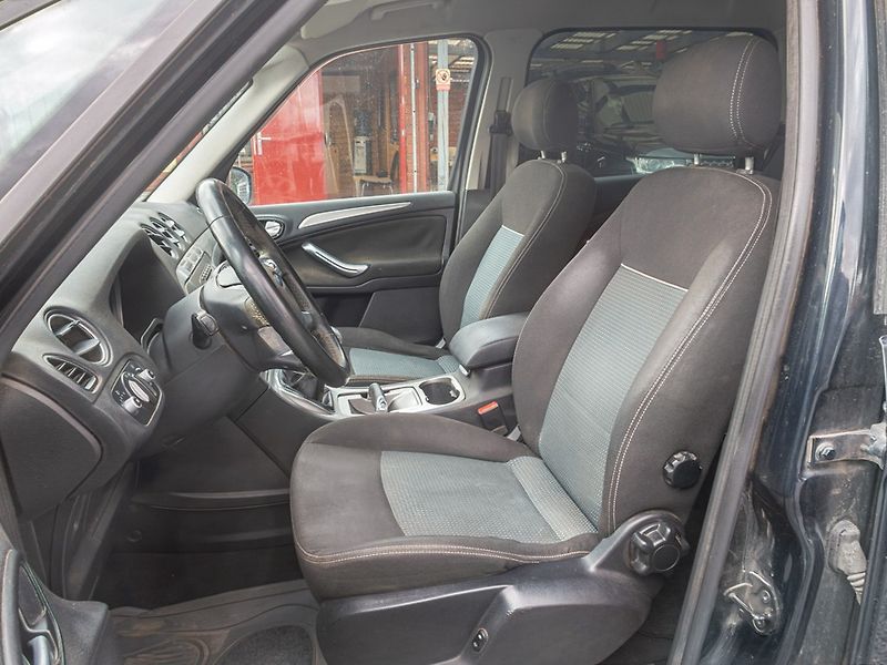 Ford Galaxy (2010) 2.0D 103KW – TAŽNÝ - fotka 16 z 37