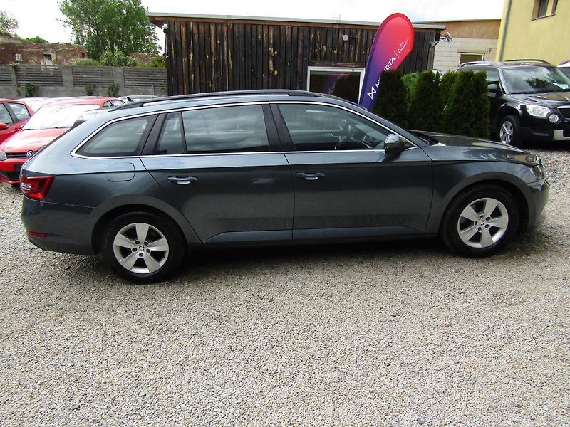 Škoda Superb (2018) 1.6 TDI 88kW DSG - fotka 9 z 38