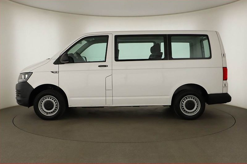 Volkswagen Transporter (2018) 2.0 TDI, Bus, 6Míst, ČR, 1Maj - fotka 3 z 14
