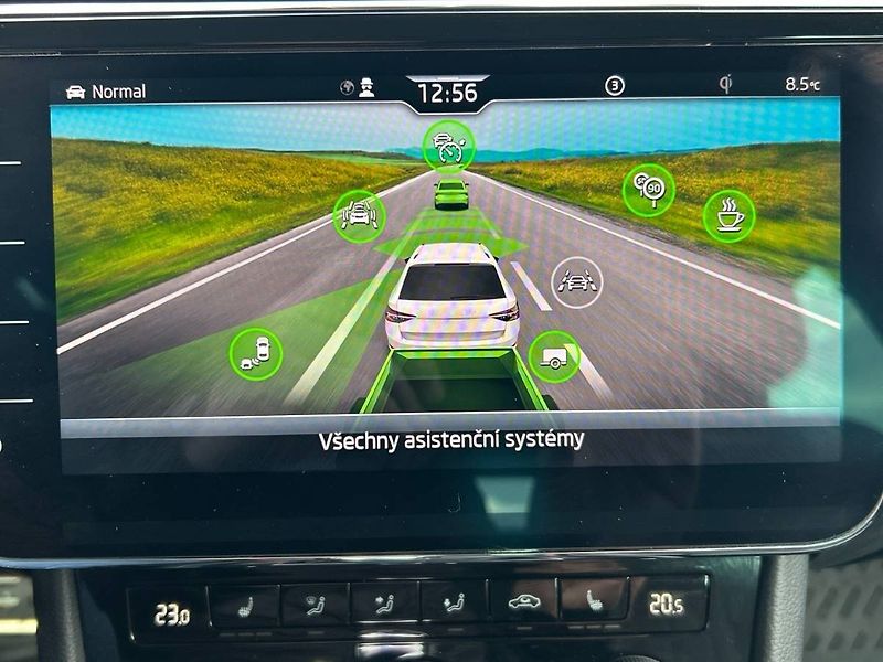 Škoda Superb (2022) kombi 2.0 TDI 7DSG L&K - fotka 19 z 35