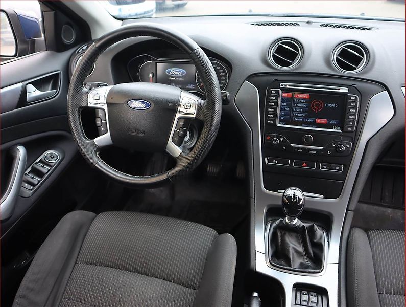 Ford Mondeo (2012) Trend 2.0 TDCi, Navi, Xenony - fotka 7 z 19