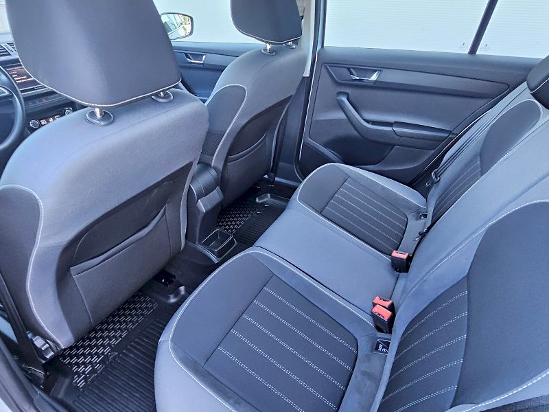 Škoda Fabia (2018) COMBI STYLE 81TSI/1.0 M6F - fotka 16 z 26
