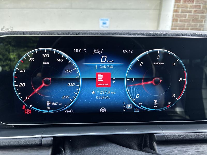 Mercedes-Benz GLE (2023) 400d 4MATIC 9GTRONIC AMG Paket - fotka 66 z 166