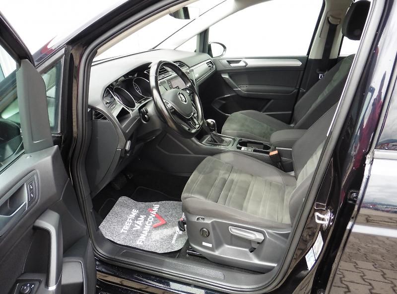 Volkswagen Touran 1.6 TDI Comfortline DSG, ACC, - fotka 13 z 17