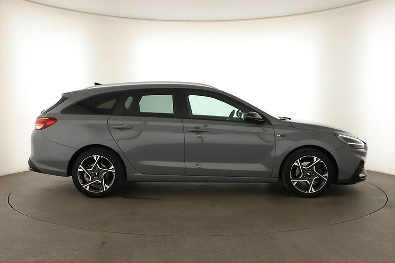 Hyundai i30 (2023) N-Line 1.0 T-GDI, ČR,1.maj - fotka 6 z 21