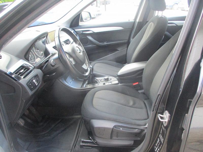 BMW X1 xDrive 18d nová TK - fotka 10 z 37