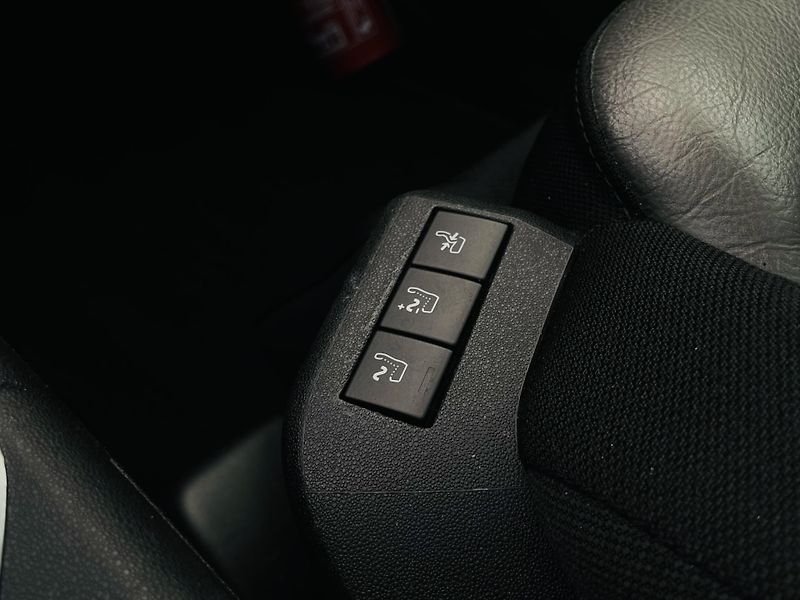 Citroën Grand C4 Picasso 2.0HDi MAN 7MÍST KAMERA TAŽNÉ - fotka 43 z 45