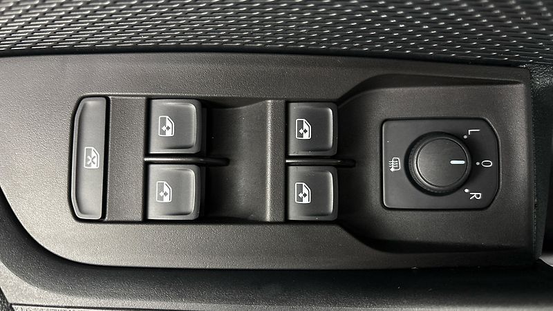 Škoda Octavia 2.0 TDI Ambition Combi - fotka 20 z 23