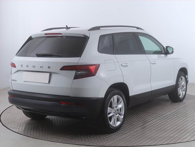 Škoda Karoq (2020) 1.6 TDI, Navi, Tempomat - fotka 5 z 15