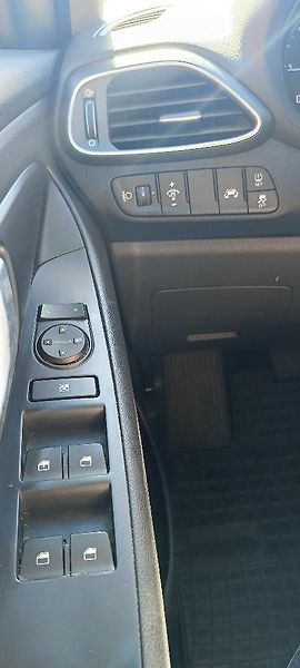 Hyundai i30 (2019) - fotka 9 z 12