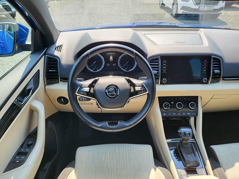 Škoda Karoq 2.0 TDi 110kW DSG 4x4 STYLE - fotka 9 z 48