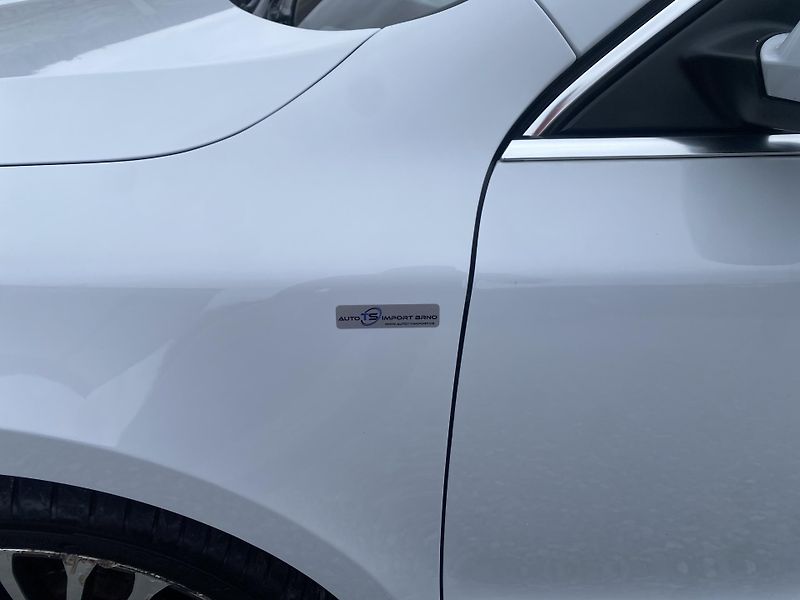 Škoda Superb 2.0TDi 4x4 170PS DSG L+K COMBI - fotka 25 z 158