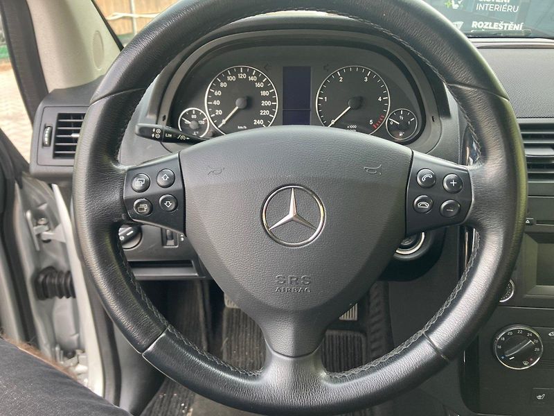 Mercedes-Benz Třídy A 2,0 CDi(80kW)*KLIMATIZACE* - fotka 9 z 14