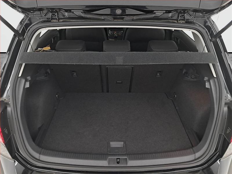 Volkswagen Golf (2019) Marathon Edition 1.5 TSI - fotka 14 z 17