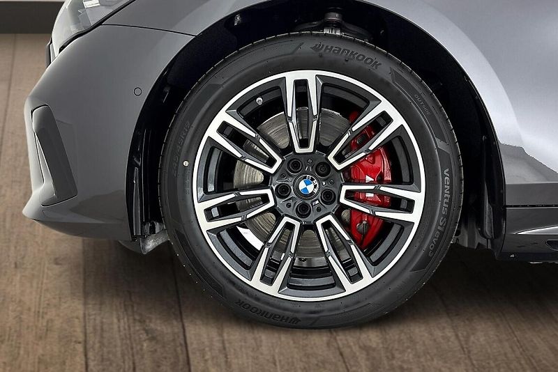BMW i5 xDrive40 Touring - fotka 26 z 26