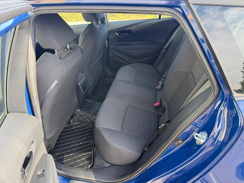 Toyota Corolla 1.2 Turbo Active - fotka 23 z 25
