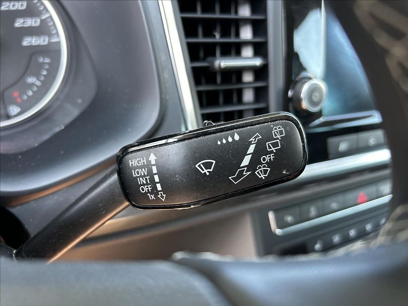 Seat Ateca 1,5 TSi DSG DPH  LED,ALU - fotka 28 z 49
