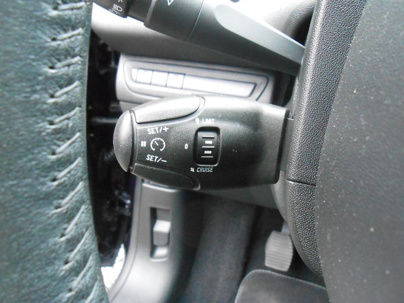 Peugeot 208 NAVIGACE,CHROM,LED!! - fotka 34 z 42