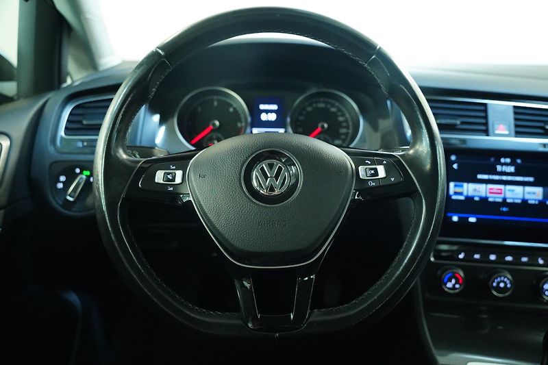 Volkswagen Golf - fotka 20 z 29