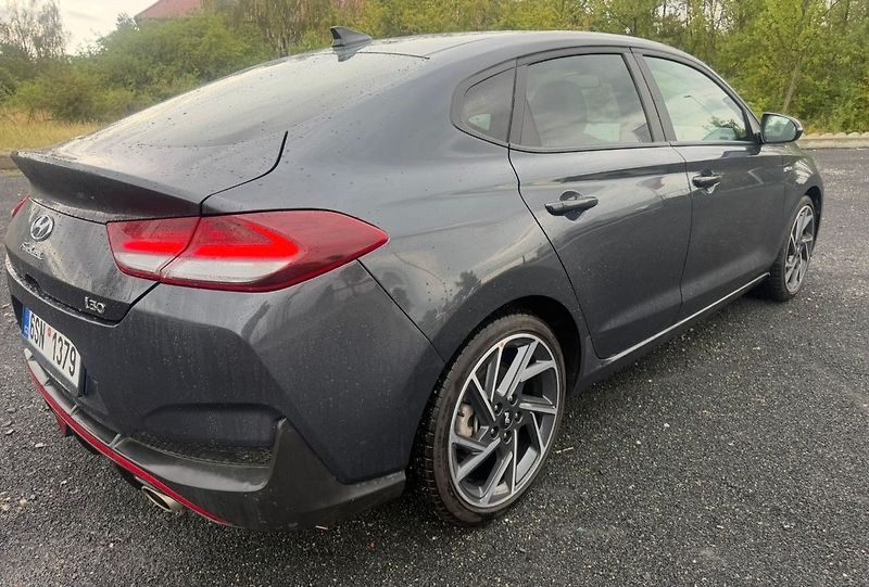 Hyundai i30 1,6 118 kw Fastback Mild Hybri - fotka 5 z 17
