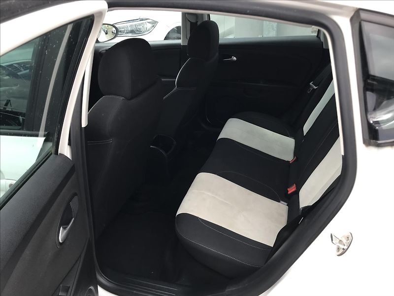Seat Leon 2,0 FR  (Formula Racing) - fotka 10 z 16