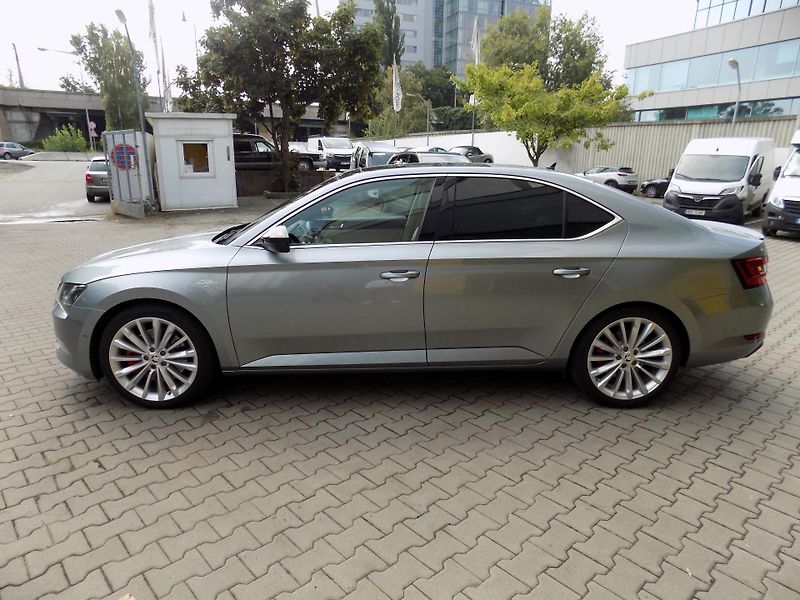 Škoda Superb (2015) 2.0 TSi L&K Webasto - fotka 4 z 15