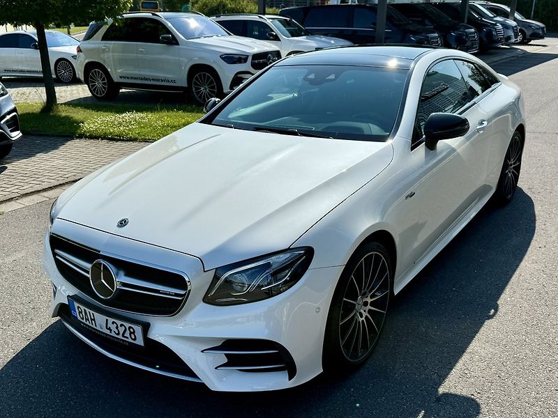 Mercedes-Benz Třídy E (2020) 53 AMG 4MATIC+ kupé - fotka 56 z 58