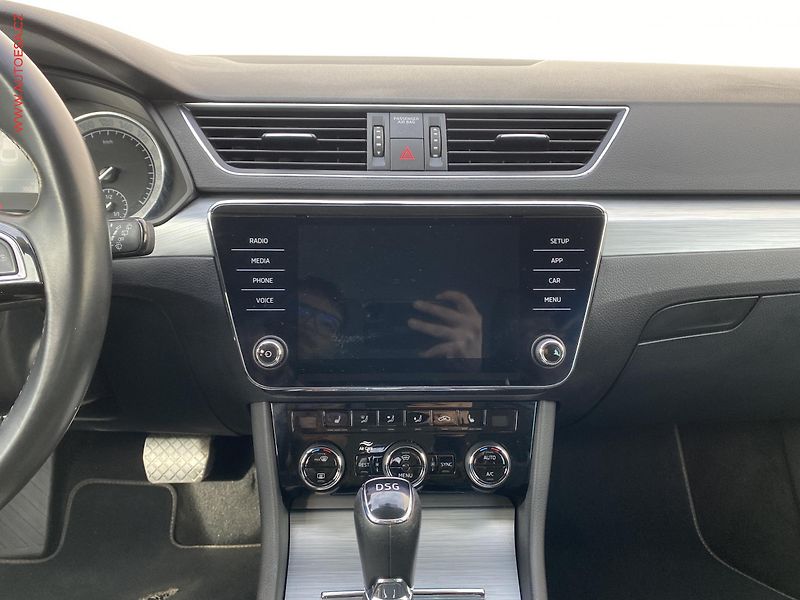 Škoda Superb (2019) 2.0 TDi, ČR, Ambition, DSG - fotka 12 z 18