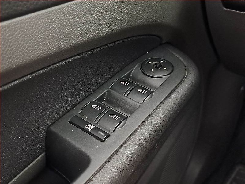 Ford Focus (2007) 1.6 16V, slušný stav - fotka 16 z 17