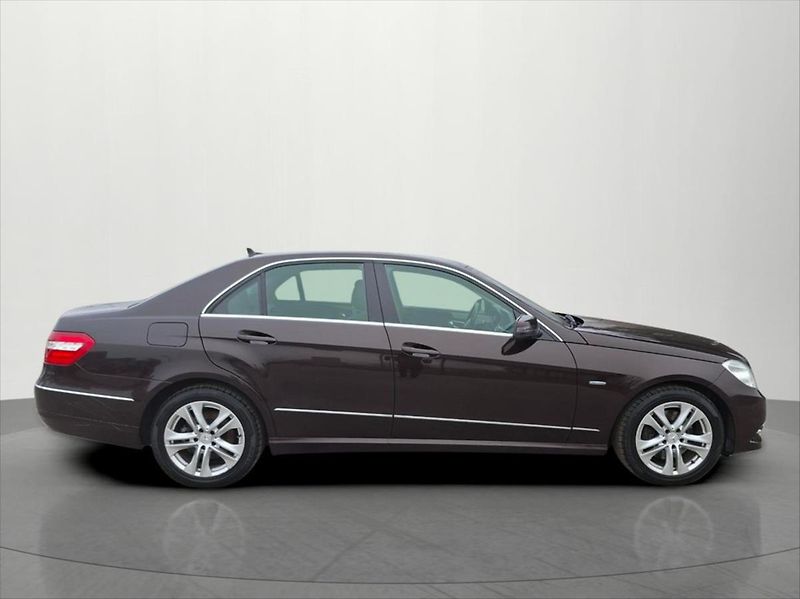 Mercedes-Benz Třídy E 3,0 350 CDi 4Matic ČR kůže AUT - fotka 8 z 15