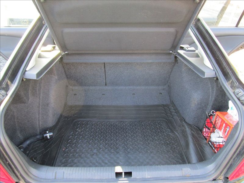 Škoda Octavia 1.6MPi 75kW Tour, klima, 2. ma - fotka 30 z 37