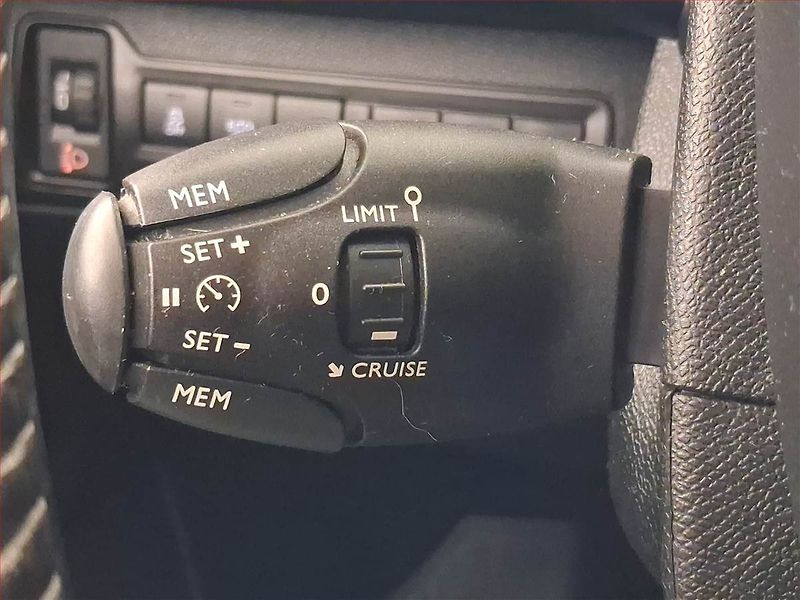 Peugeot 308 (2014) 1.6 e-HDi, Serv.kniha - fotka 19 z 20
