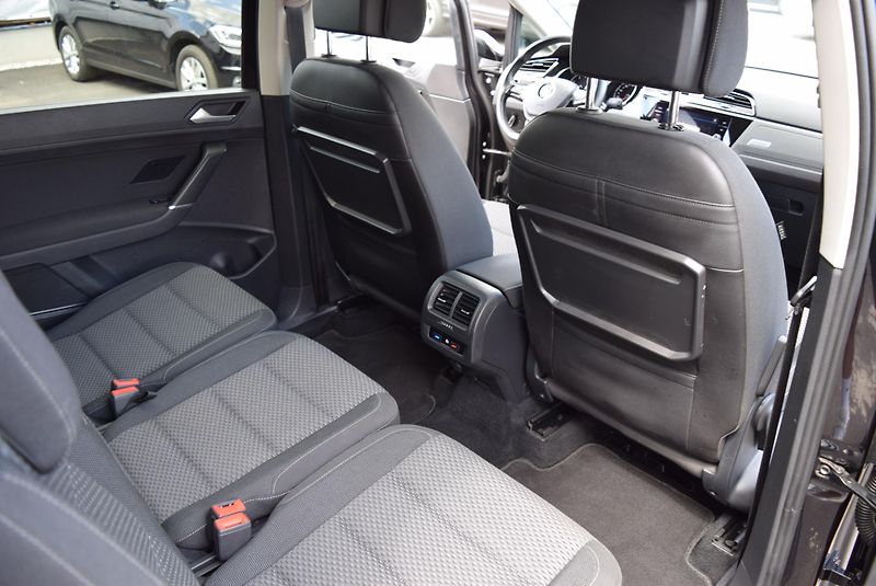 Volkswagen Touran (2016) 1.4TSI 110kw TAŽNÉ 7MÍST WEBAS - fotka 40 z 43