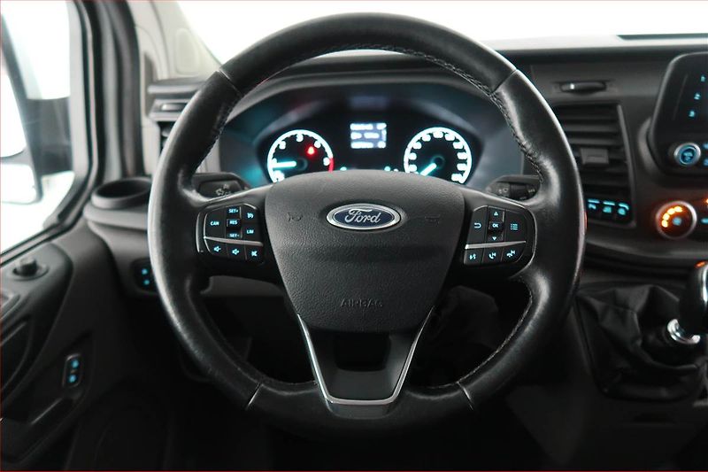 Ford Transit Custom (2020) Trend 2.0 EcoBlue, Bus, 9Míst - fotka 16 z 17
