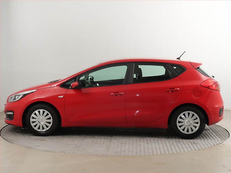Kia Ceed (2018) 1.4 CVVT, ČR,1.maj, Serv.kniha - fotka 3 z 15