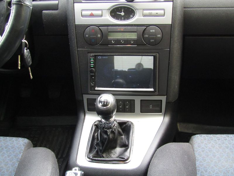 Ford Mondeo (2002) 2.0 TDCi 96kW PERFEKTNÍ STAV - fotka 16 z 36
