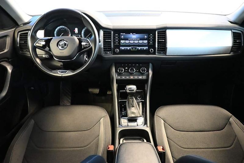 Škoda Kodiaq (2022) 2.0 DSG Matrix LED ACC Tažné K - fotka 12 z 36