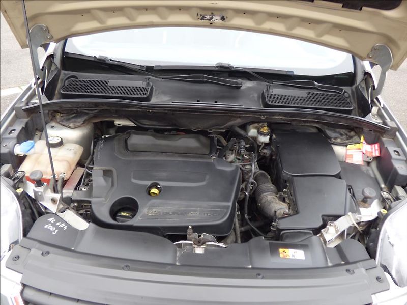 Ford Kuga 2,0 TDCI, 4x4 - fotka 47 z 47