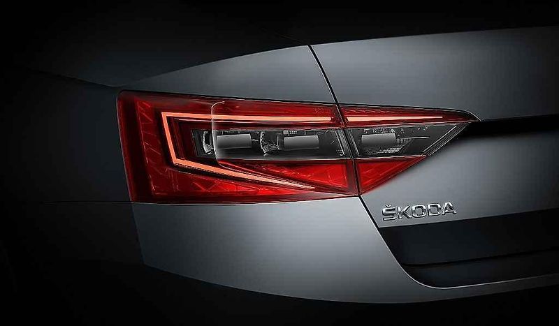 Škoda Superb.