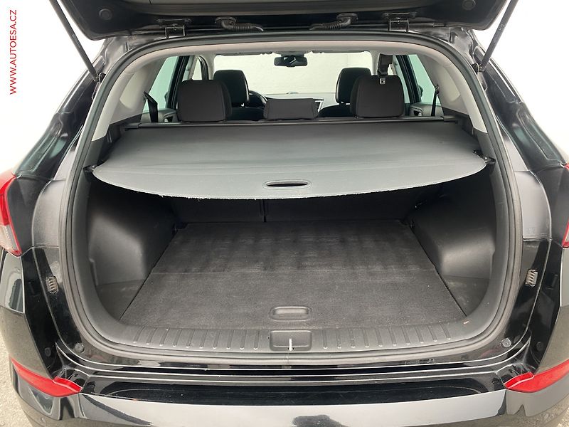 Hyundai Tucson (2017) 2.0 CRDi 4WD, ČR, Style, AT - fotka 7 z 19