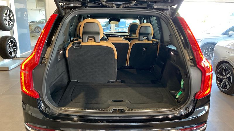 Volvo XC90 INSCRIPTION, B5 AWD, 173+10 kW - fotka 10 z 37