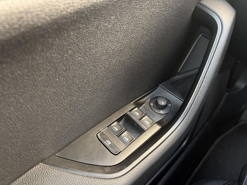 Škoda Superb 2.0 TDI 4x4 DSG / 140 kW Style - fotka 13 z 26