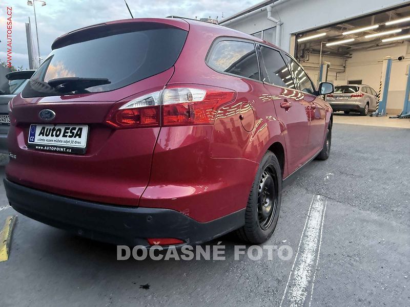 Ford Focus (2011) 1.6i16V, ČR, servis.kniha - fotka 2 z 3